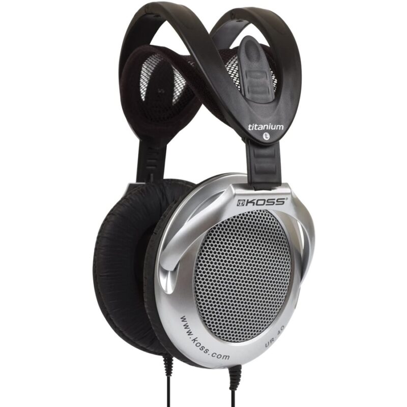 Koss UR40