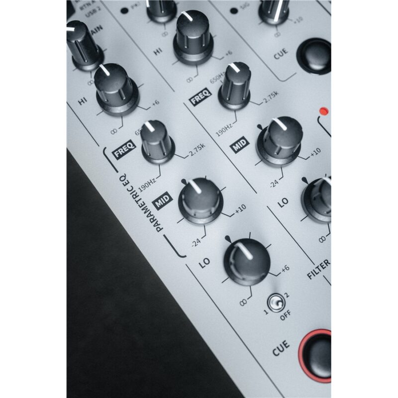 Allen & Heath XONE:96 mixer analogico per club e DJ con doppia interfaccia audio USB