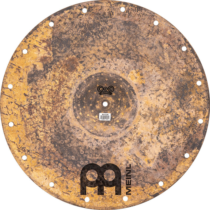 MEINL B21C2R RIDE 21";'Ride 21'' Cris Coleman Signtature. El ride Byzance C2R ha sido concebido y diseñado por Chris Coleman aunando todas las caracterísiticas que necesita en un ride: ping definido, una campana cortante y sin sobre tonos molestos en la mezcla. Para poder lograr estas características en un ride con bastante peso hemos hecho al plato una serie de perforaciones en la parte exterior. Un plato absolutamente único y diferente. '" - immagine 5