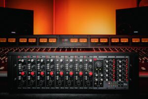 HARRISON AUDIO Harrison 500 Rack con Mixer e 8 preamp