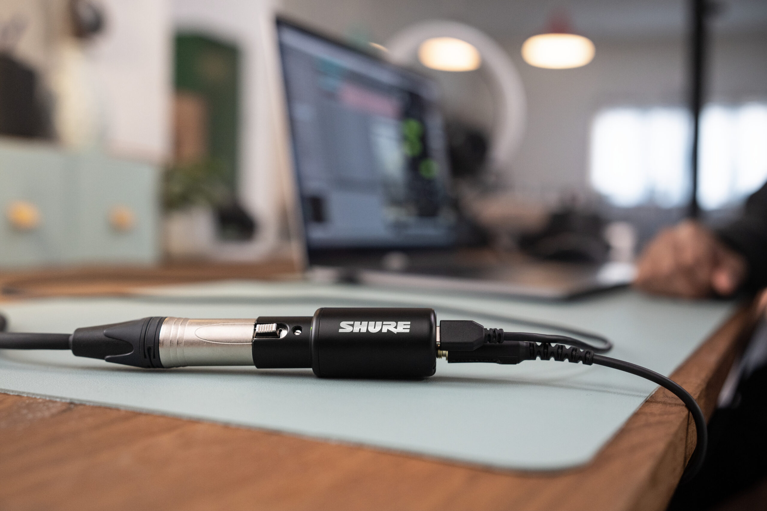 Shure MVX2U Gen 2 - Interfaccia Audio USB C per microfono, con DSP